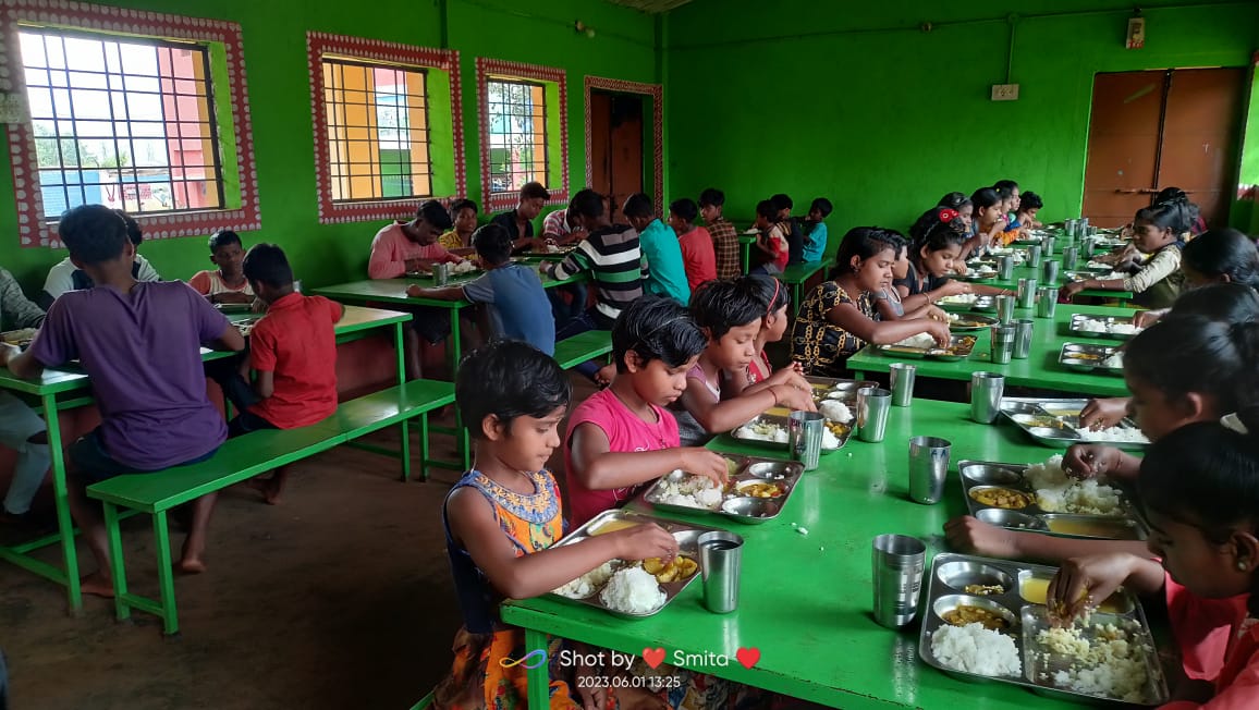 Children lunch eating